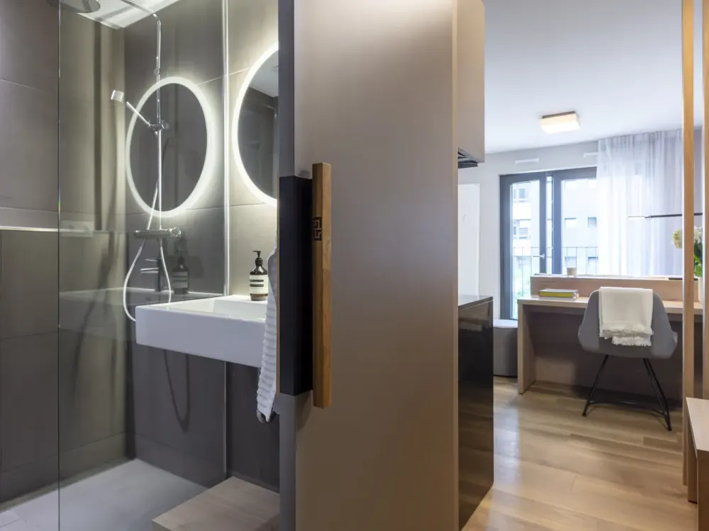 Furnished Medium Studio with Exclusive Amenities: Rooftop Terrace, Gym & More