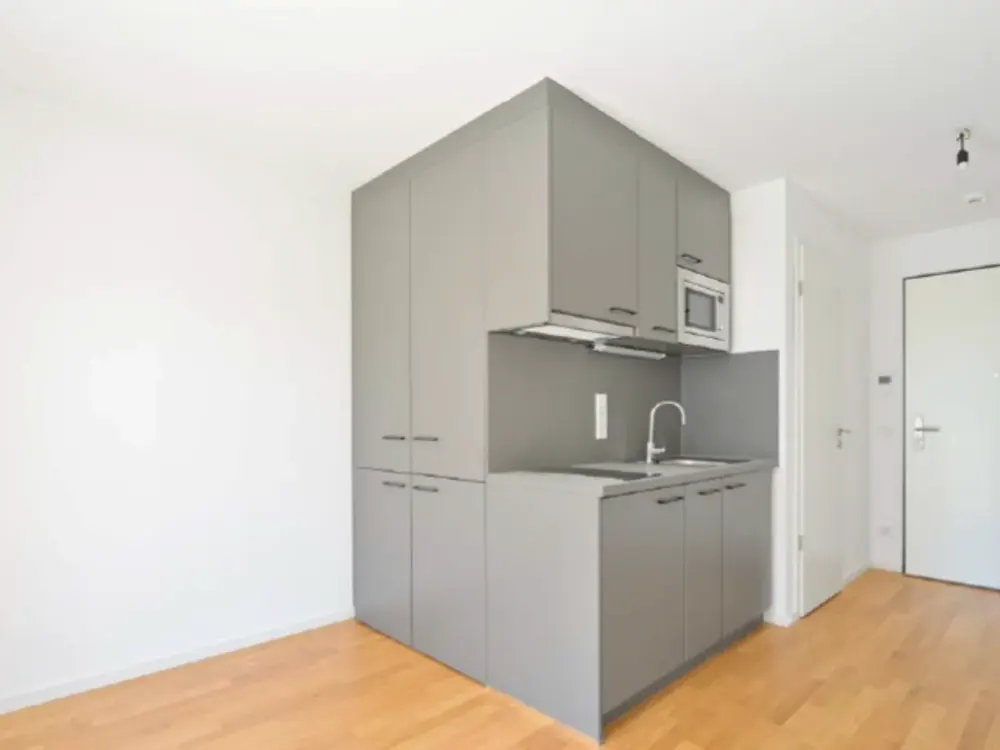 ONLY FOR STUDENTS! - Modern, bright 1-room student apartment in Moosach