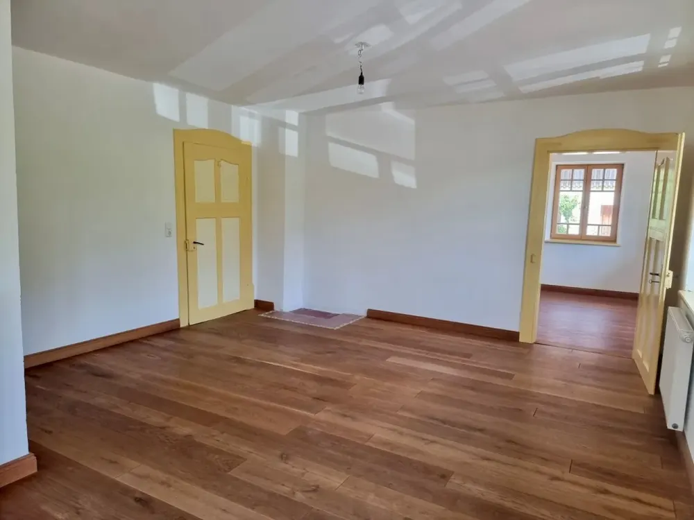 Special Living in Idyllic Location: Spacious Ground Floor Apartment with Charm