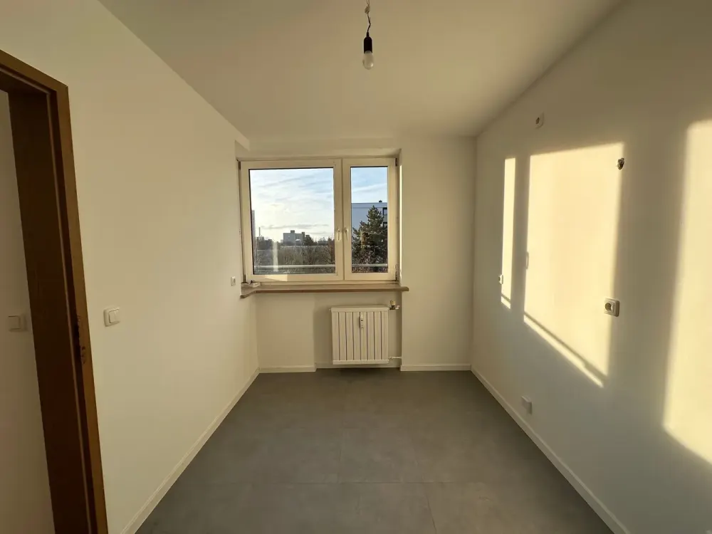 Modern 3.5 Room Apartment with Balcony for Rent