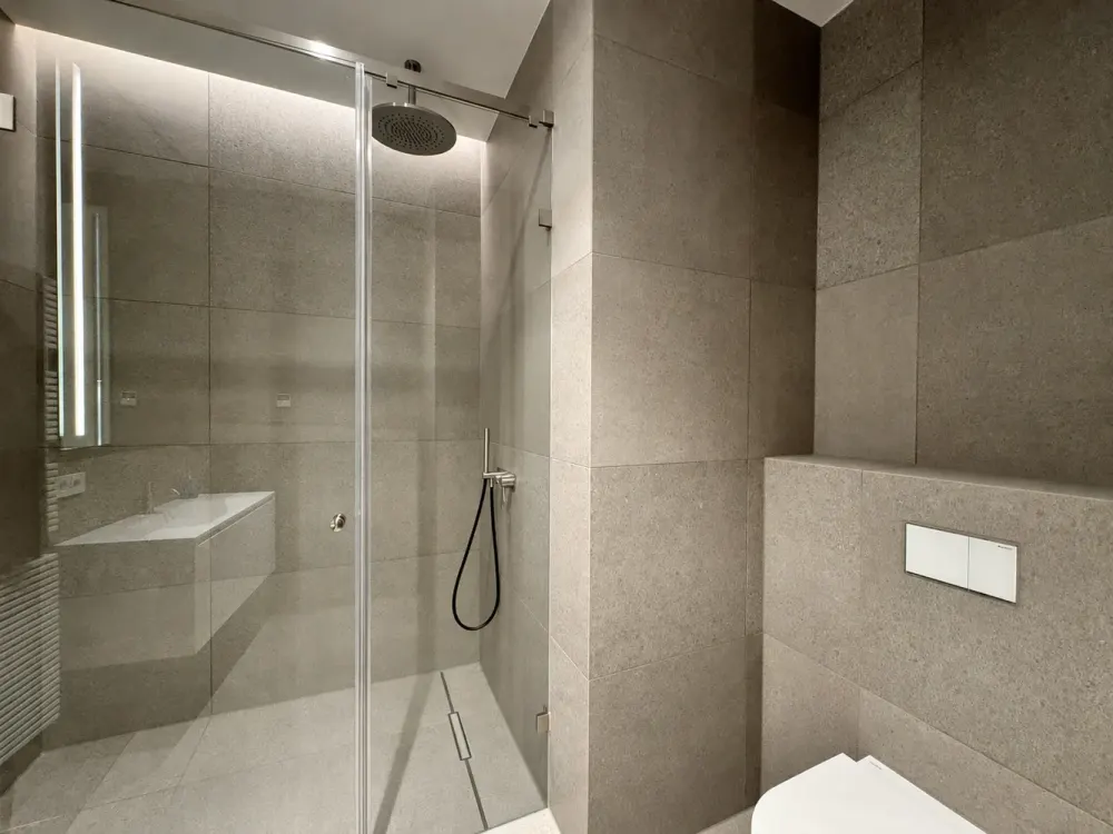 FOUR: Stylish 2-Room Apartment with Main River View