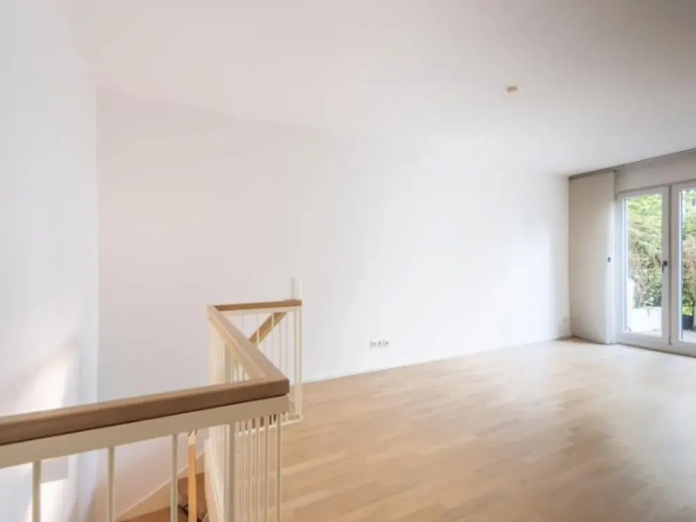 Maisonette apartment with open floor plan and idyllic terrace in Obergiesing