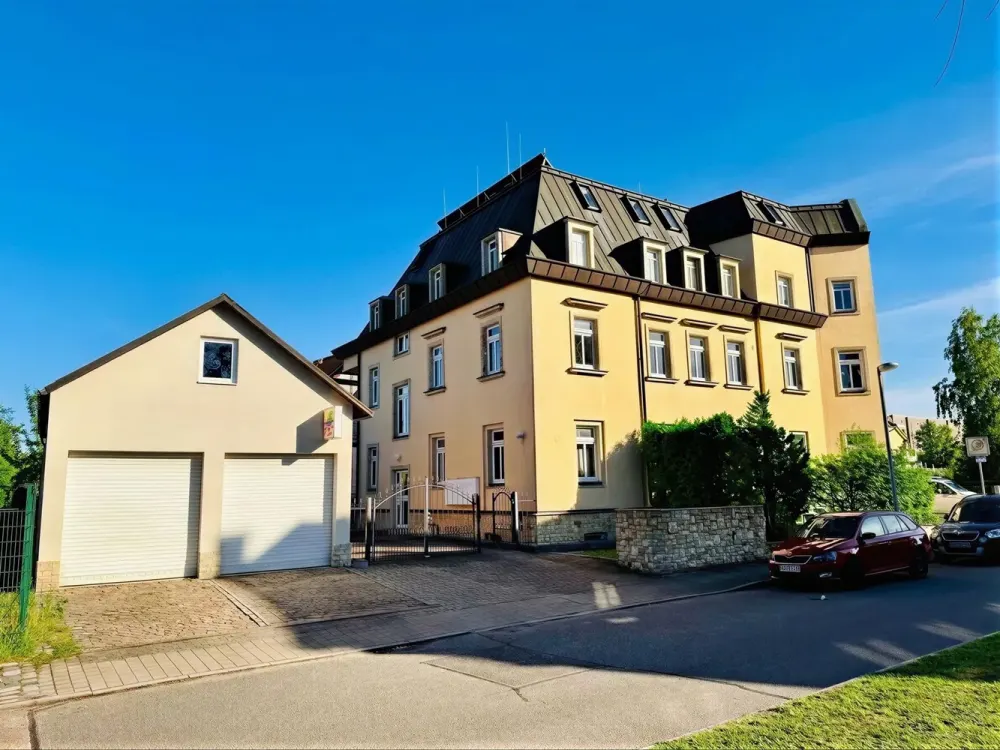 Exklusiver Erstbezug in Omsewitz: Möblierte 2-Zimmer-Designwohnung mit Terrasse & Gewölbecharme