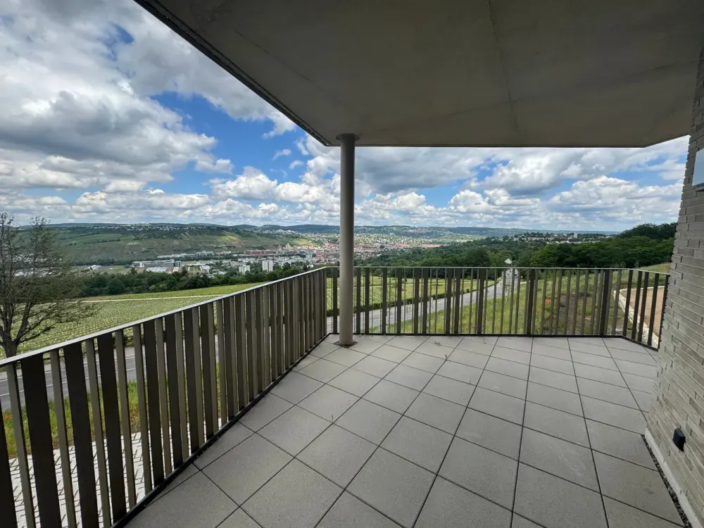Hochwertige 3-Zimmer-Wohnung mit Balkon und Neckartalblick