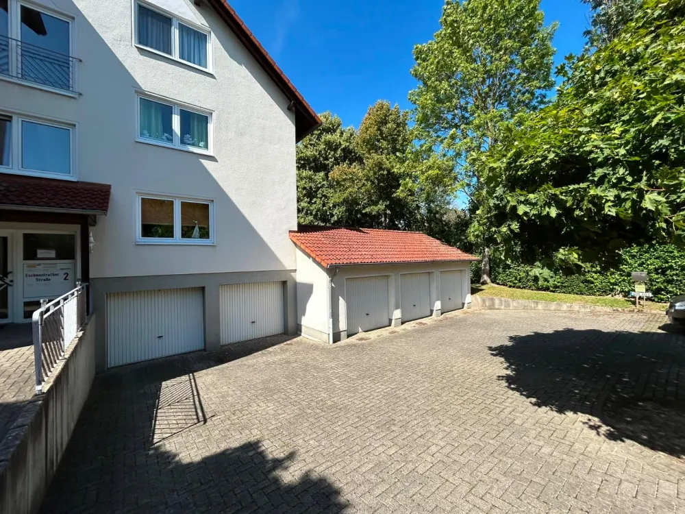 Helle und gepflegte 2-Zimmer-Dachgeschosswohnung in Kaufungen-Nie