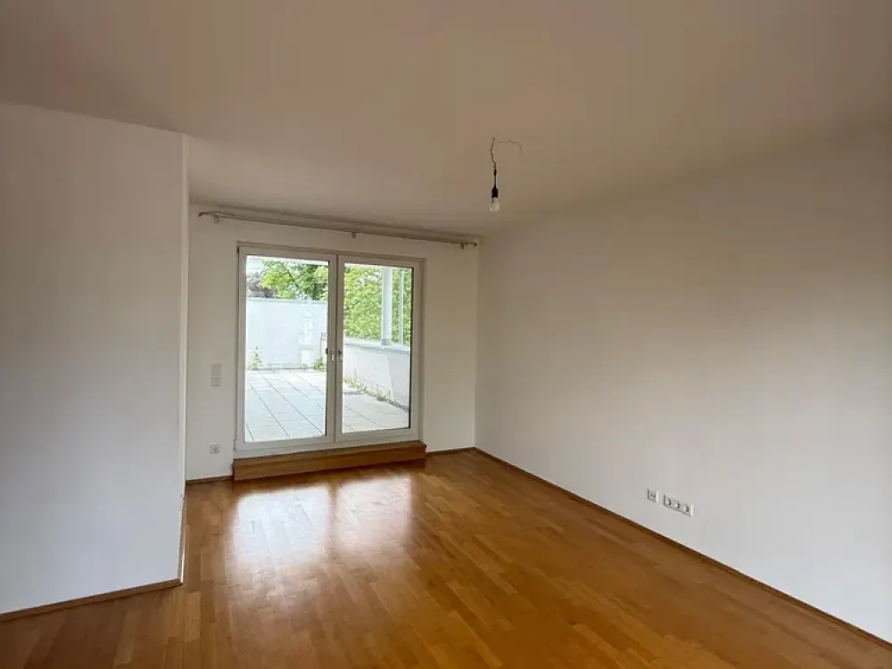 Top 2 Zi. Wohnung mit riesiger Terrasse in Ottobrunn