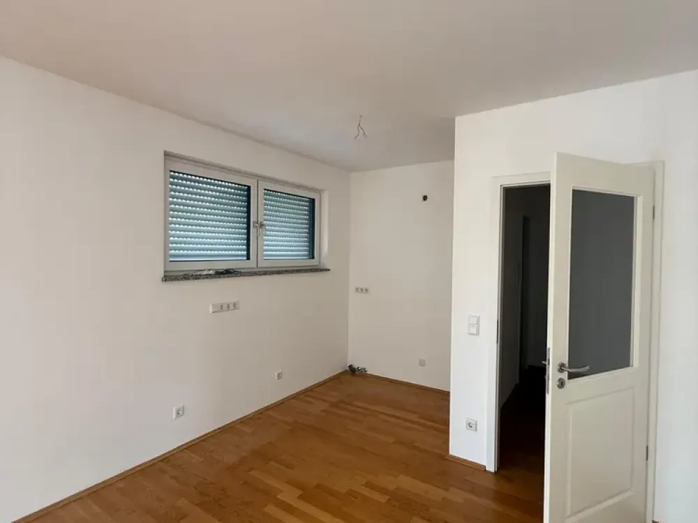 Top 2 Zi. Wohnung mit riesiger Terrasse in Ottobrunn