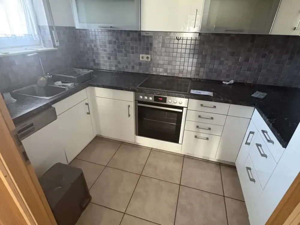 Bright 4-Room Apartment with Balcony & Parking Space in Aitrach