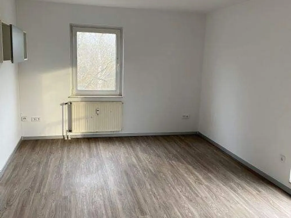 1 room, kitchenette, bathroom, near university