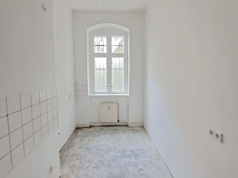Spacious 3-Room Apartment with Great Design Potential Awaits You!