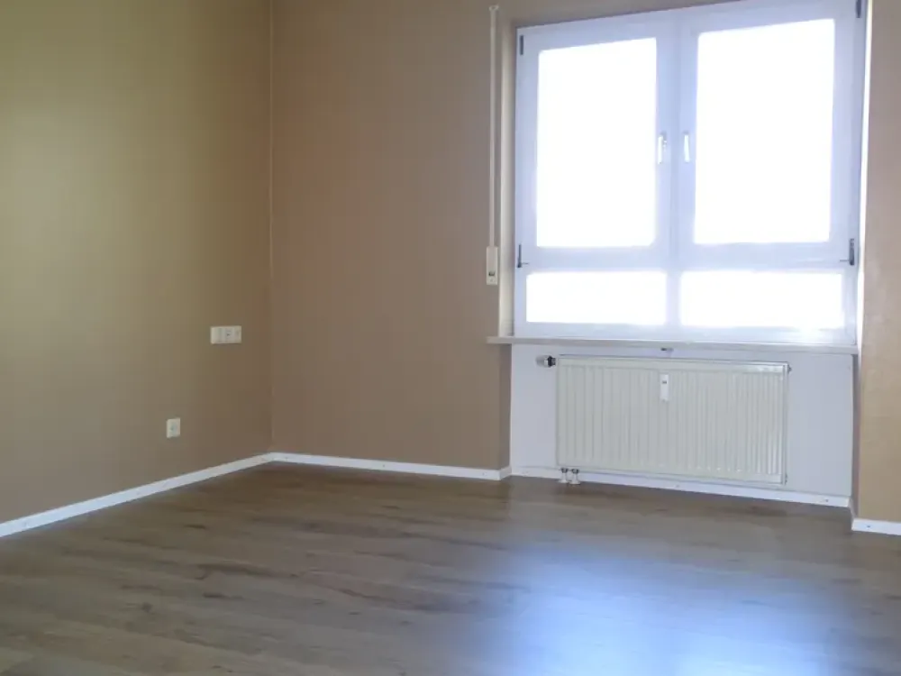 Very nice, centrally located 3-room apartment with balcony and fitted kitchen