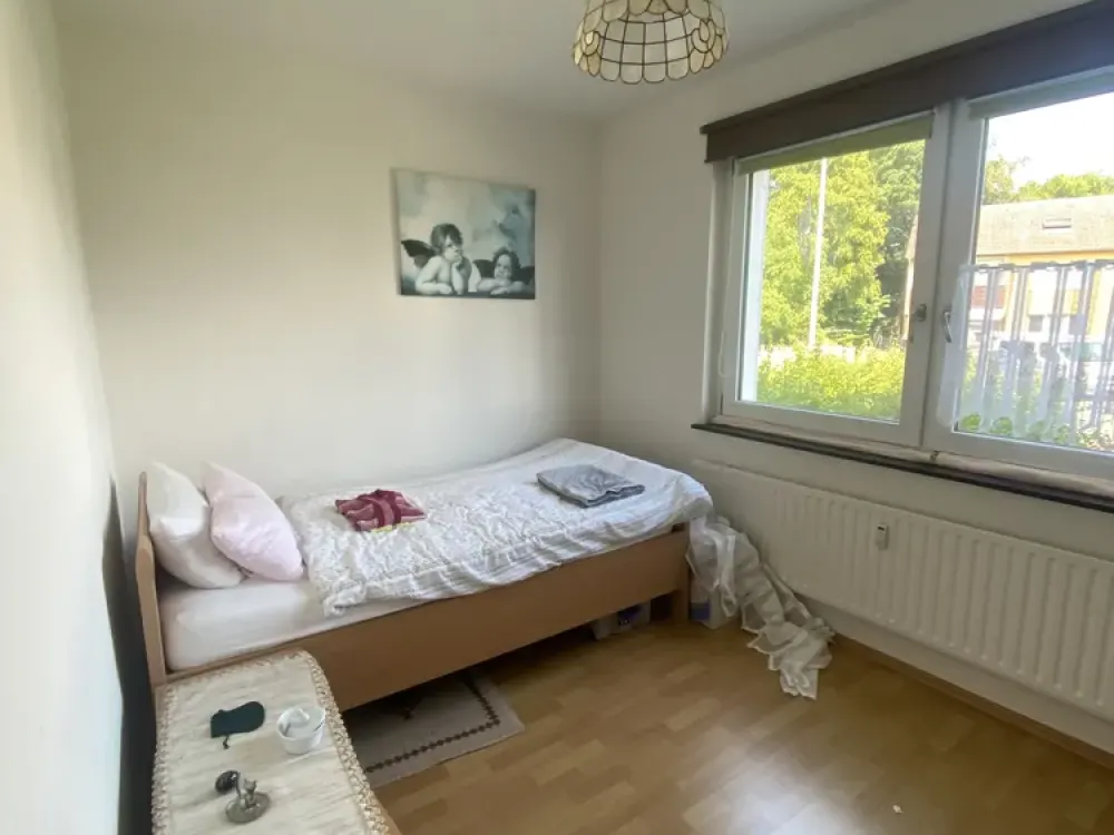 Bright 3-Room Apartment with Kitchen and Bathroom for Comfortable Living