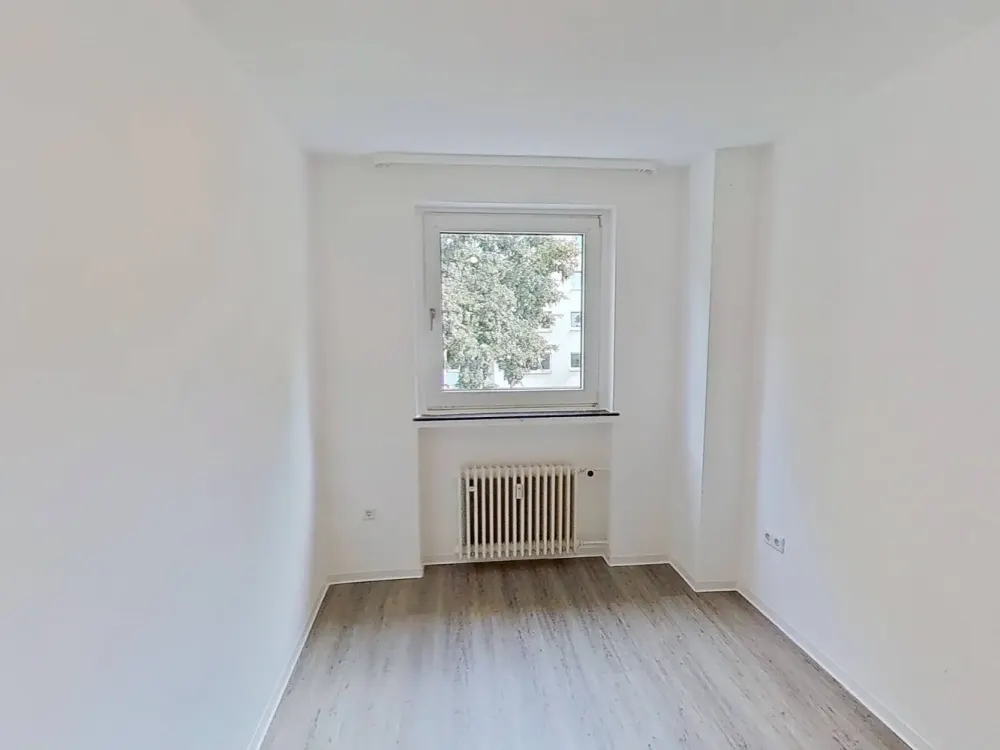 Large 4-Room Apartment with BALCONY and Plenty of Comfort in Paderborn-Sennelager