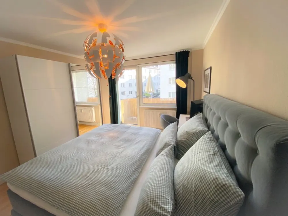 URBANELITE.COM // No Deposit! (no deposit) // Near Opernplatz // All-inclusive furnished luxury room with private balcony in the heart of Frankfurt Westend!!