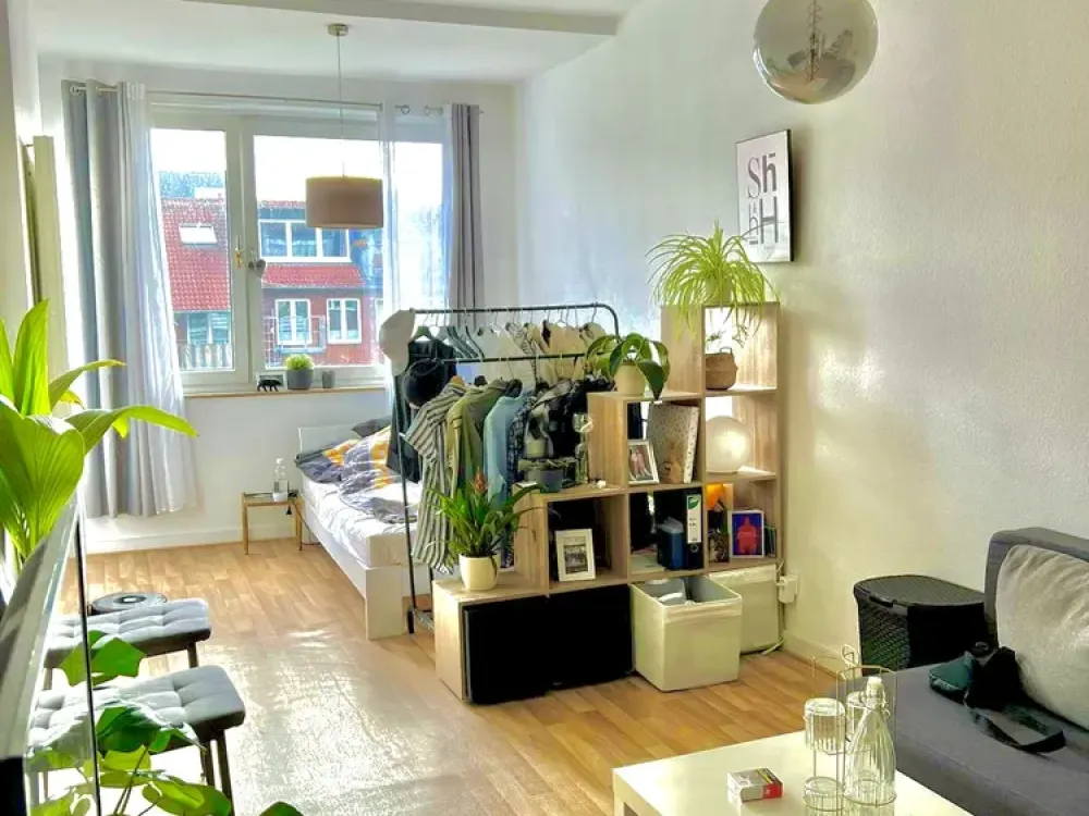 Exclusive 2-Room Apartment with Built-in Kitchen and Large Balcony