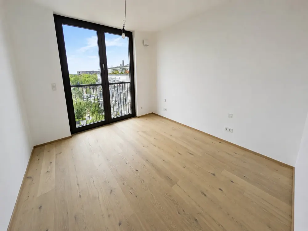 4-Room Maisonette in Schwabing with Living Area at the Top and Two Roof Terraces (4.13)