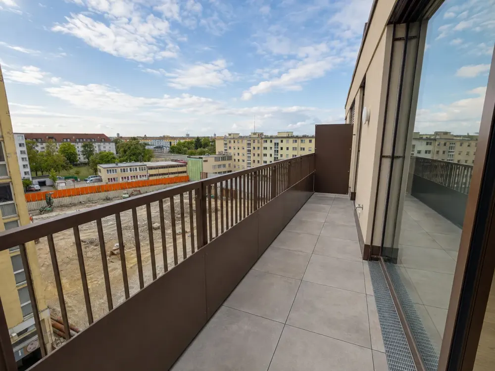4-Room Maisonette in Schwabing with Living Area at the Top and Two Roof Terraces (4.13)
