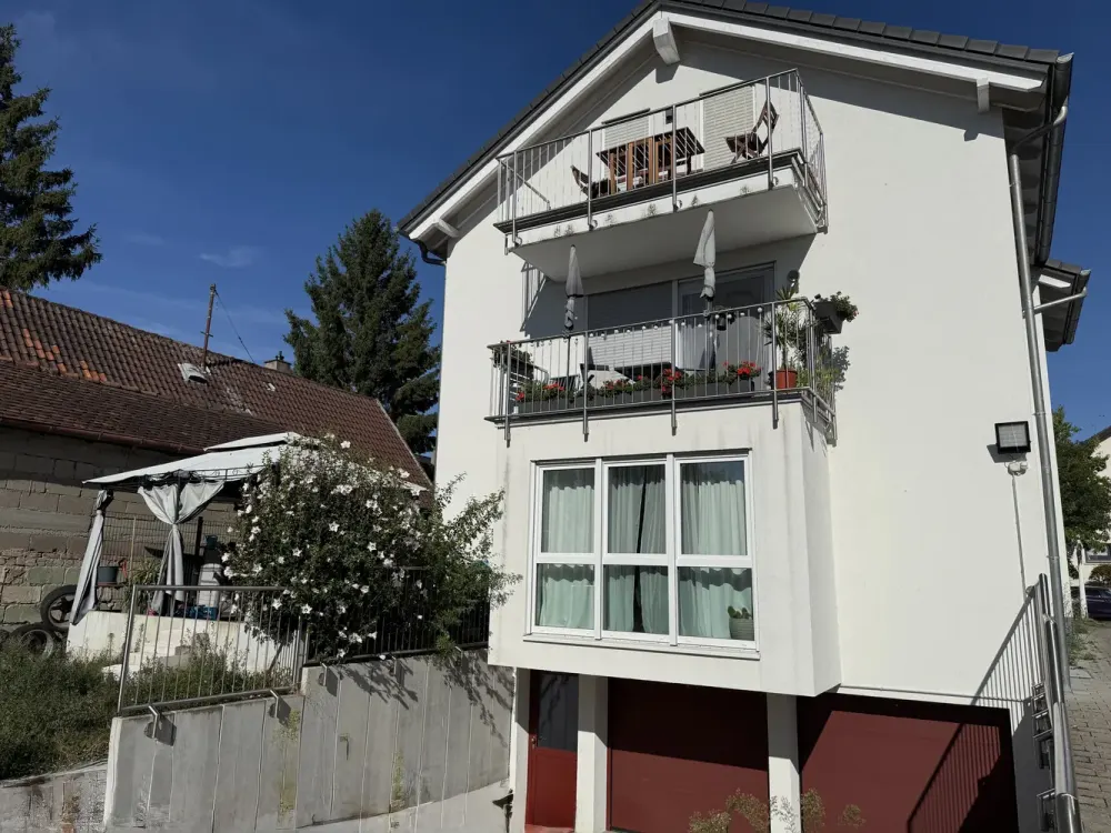 Moderne EG Wohnung in ruhiger Lage mit Terrasse und Garten