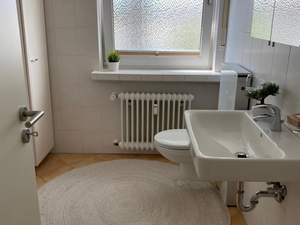 3-Room Apartment with Kitchen and Bathroom in Prime Location in PB-Elsen