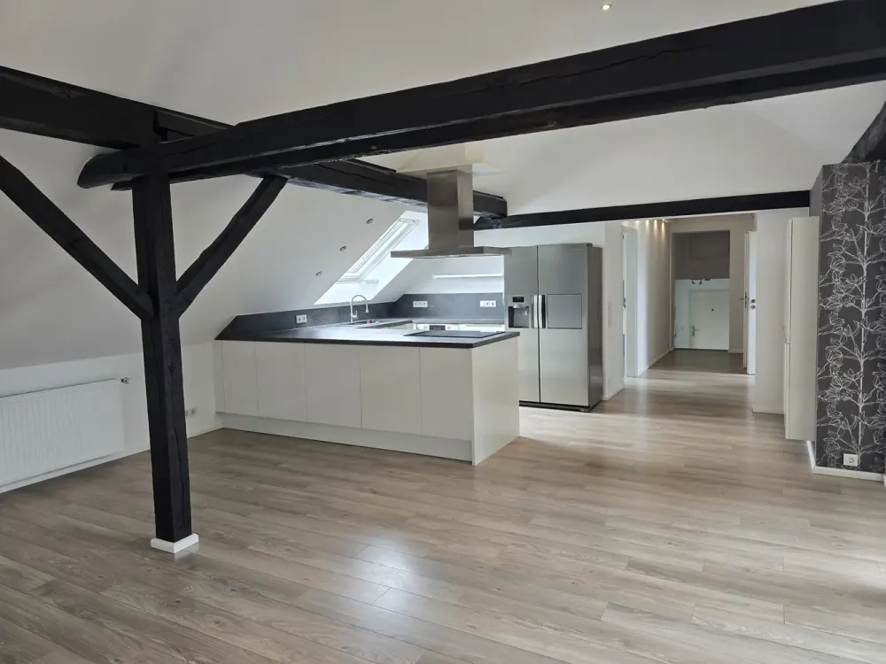 Attractive 3-Room Apartment in Central Location