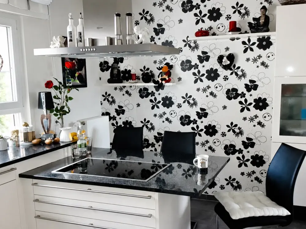 Haus im Haus: idyllische 5 Zimmer mit 2 Balkonen, Garten und Markenküche