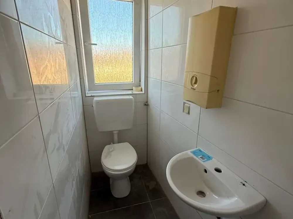 Freshly Renovated 3-Room Apartment in the Center / Attic /