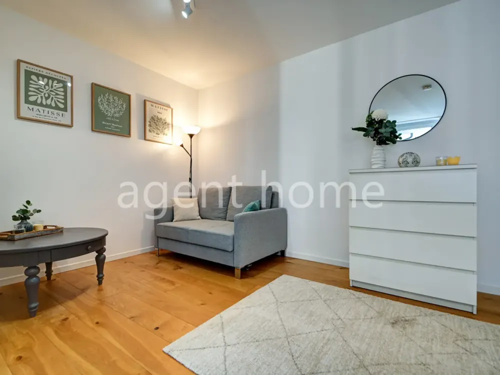 FURNISHED - CITY GARDEN LIVING - Modern, Quiet and Central