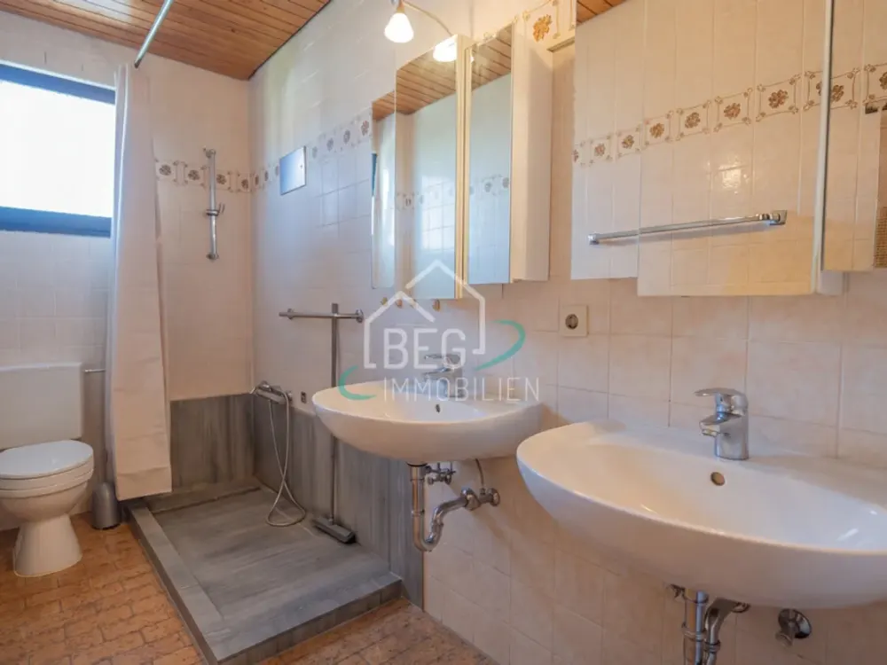 4.5 Rooms with Vineyard View