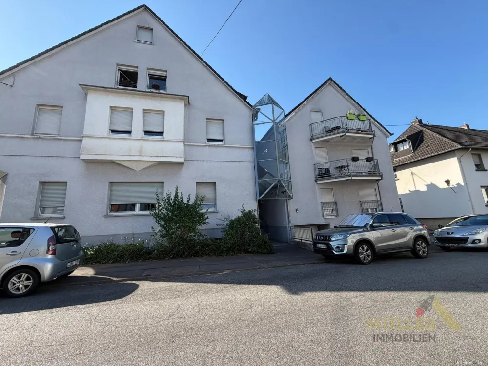 Bright Top-Floor Apartment with 2 Rooms, Kitchen, Bathroom in Bous for Rent