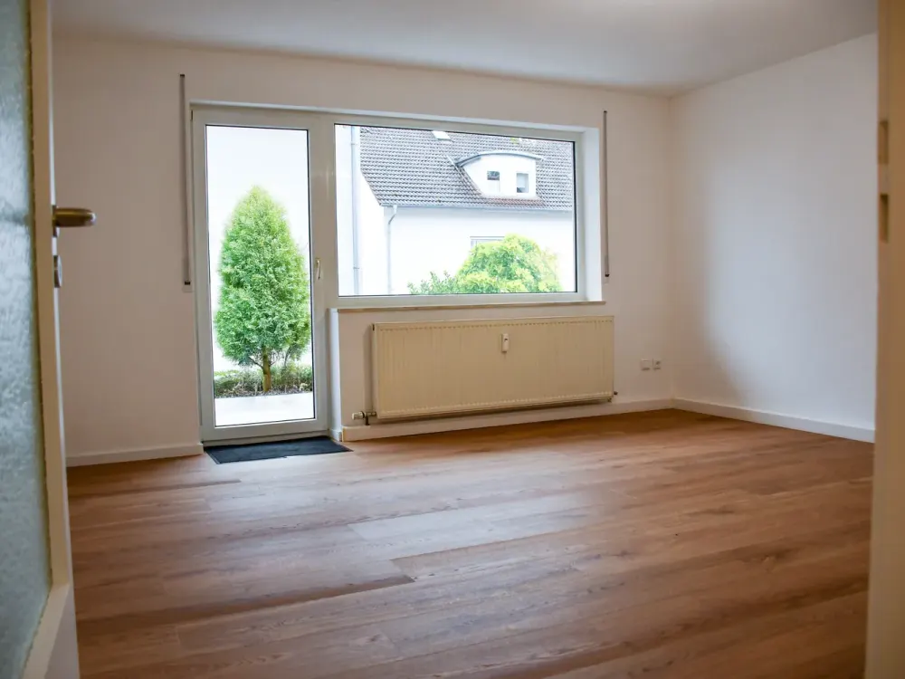 NEW - Completely Renovated 2.5-Room Apartment on the Ground Floor with Terrace (Also as Worker Accommodation)