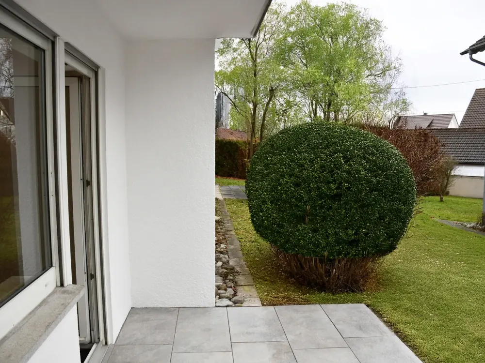NEW - Completely Renovated 2.5-Room Apartment on the Ground Floor with Terrace (Also as Worker Accommodation)