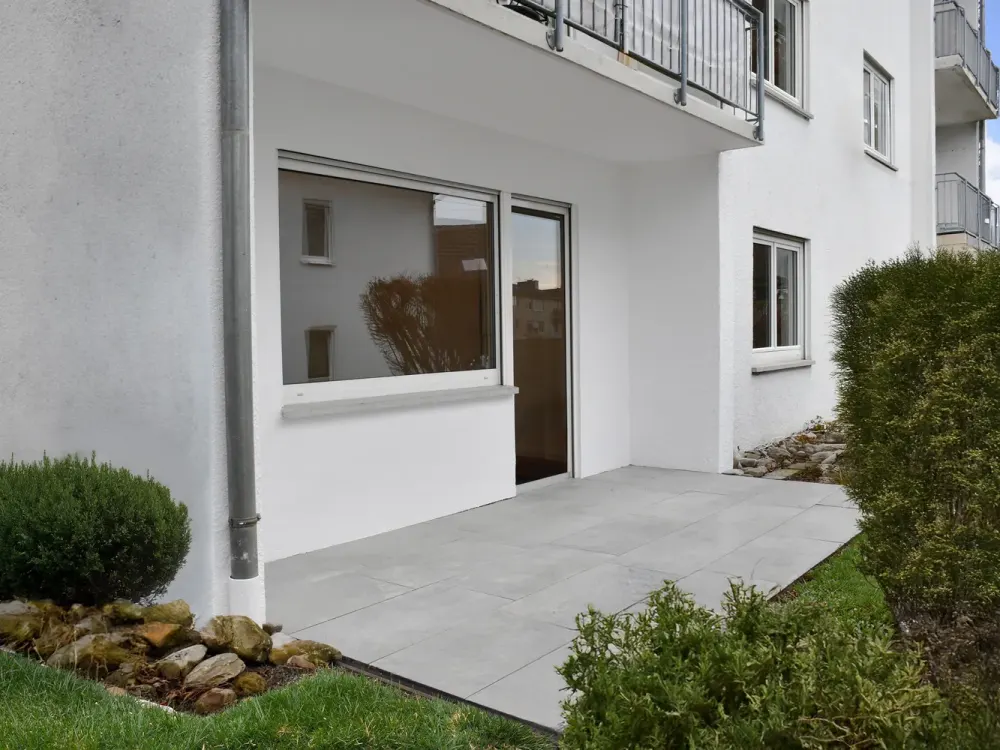 NEW - Completely Renovated 2.5-Room Apartment on the Ground Floor with Terrace (Also as Worker Accommodation)