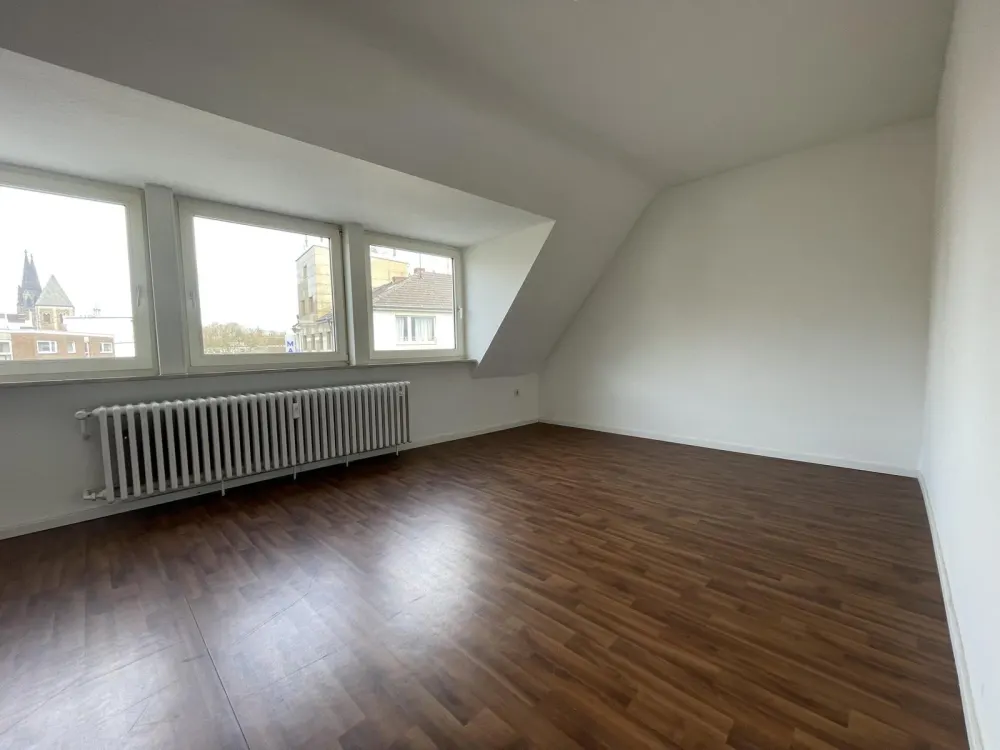 Central 2-Room Apartment Near the Rhine