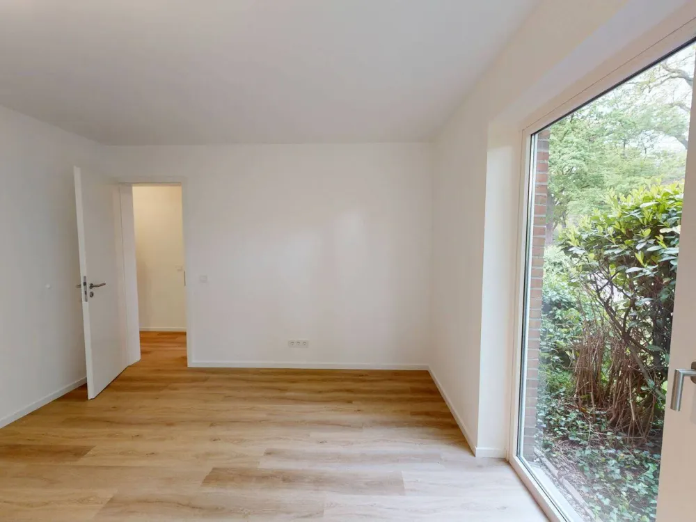 Move In and Feel at Home: Renovated 4-Room Apartment with TERRACE in a Quiet Location