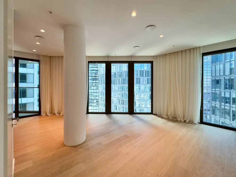 FOUR: City Apartment with Mainhattan View