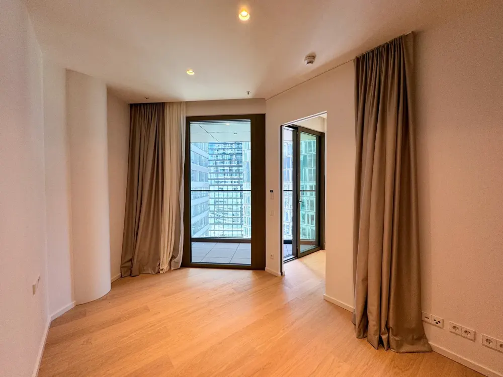 FOUR: City Apartment with Mainhattan View