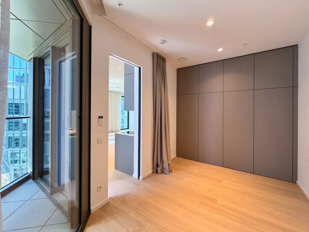 FOUR: City Apartment with Mainhattan View