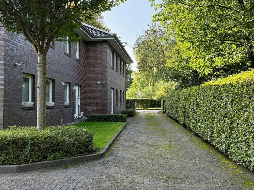 More Meadow, Fewer Neighbors - Spacious 3-Room Apartment incl. Fitted Kitchen & Balcony.