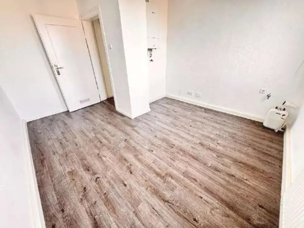 Bright 2-Room Apartment in Nürnberg, Well-Maintained, Well-Designed and Centrally Located