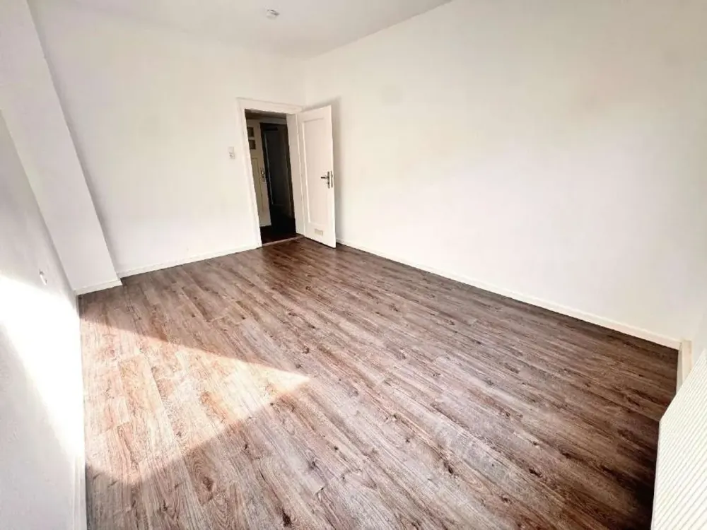 Bright 2-Room Apartment in Nürnberg, Well-Maintained, Well-Designed and Centrally Located