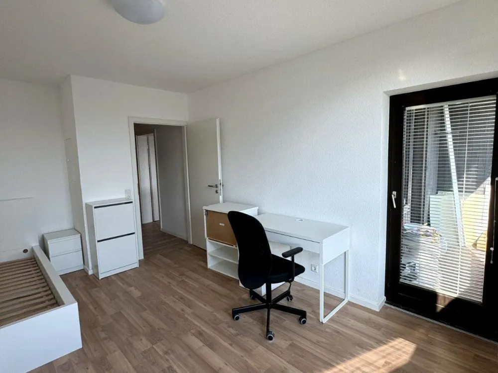 Furnished Shared Apartment Room Karlsruhe-Knielingen, Renovated, Available Immediately