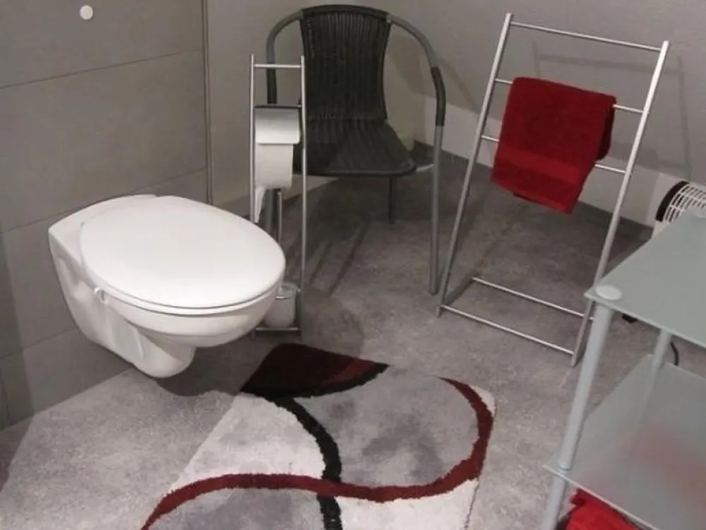 Großes WG-Zimmer in Oberuhldingen, seenah