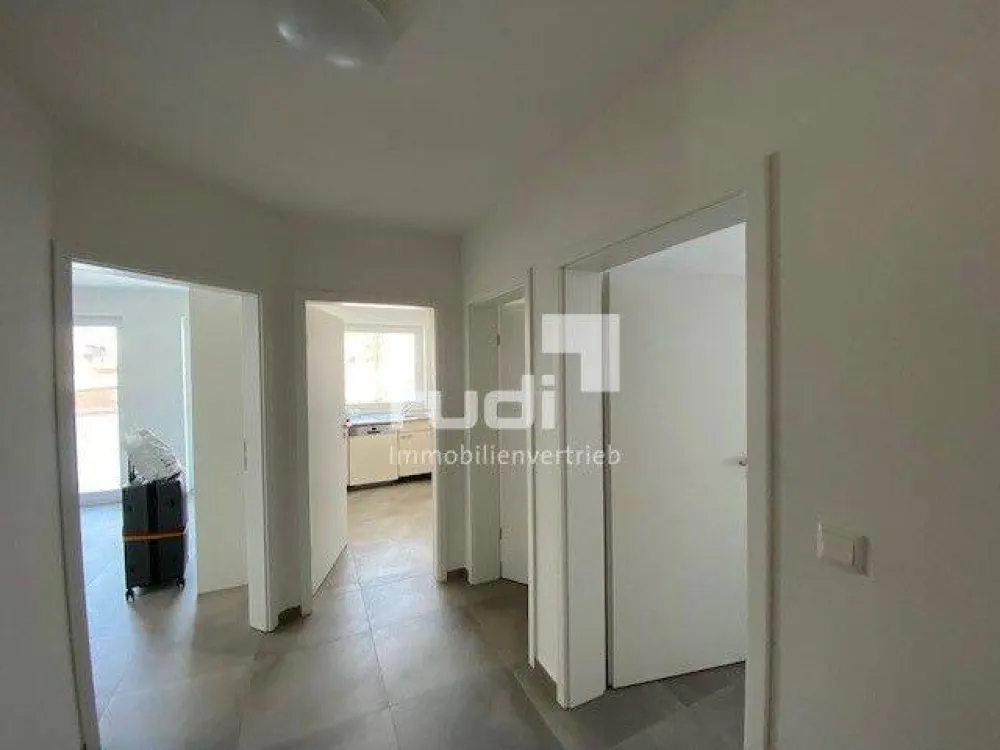 3er- WG-Wohnung mit Balkon in unmittelbarer Uni-Nähe!