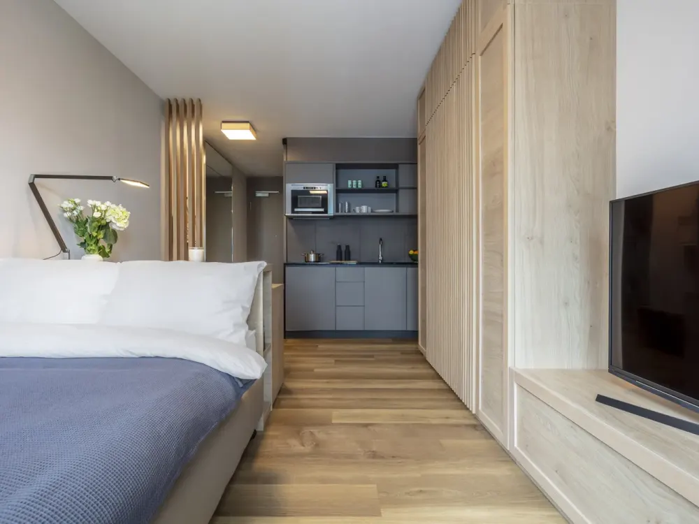 Furnished Large Studio with Exclusive Amenities: Rooftop Terrace, Gym & More