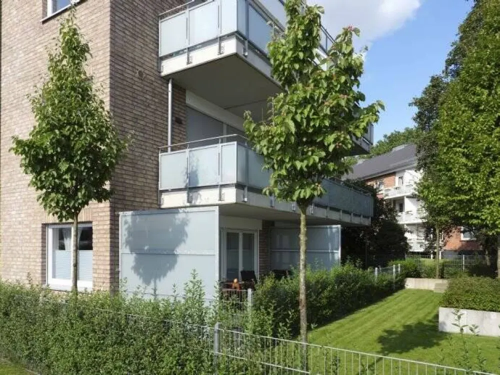Bright 3-Room Apartment with Balcony in Wandsbek at Eichtalpark, approx. 88m², 1,650 € Cold Rent/Month