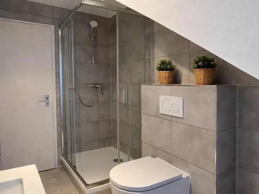 Tolles, vollmöbliertes Apartment in guter Lage mit Aufzug