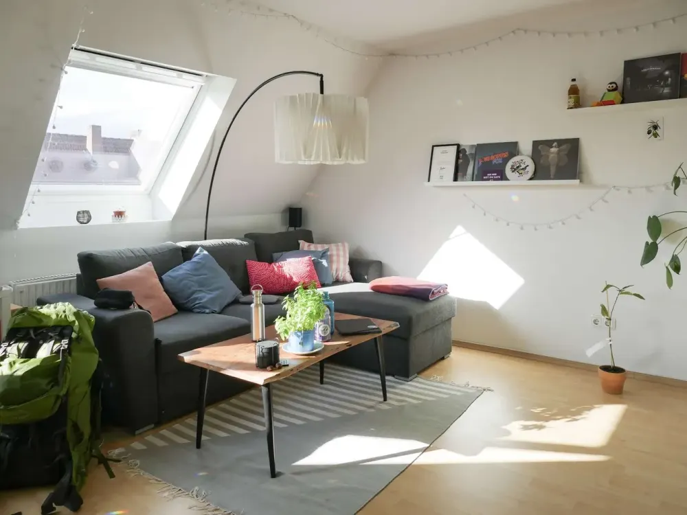 Cozy Attic Apartment in Hansaviertel, Just a Few Minutes' Walk from the Main Train Station!