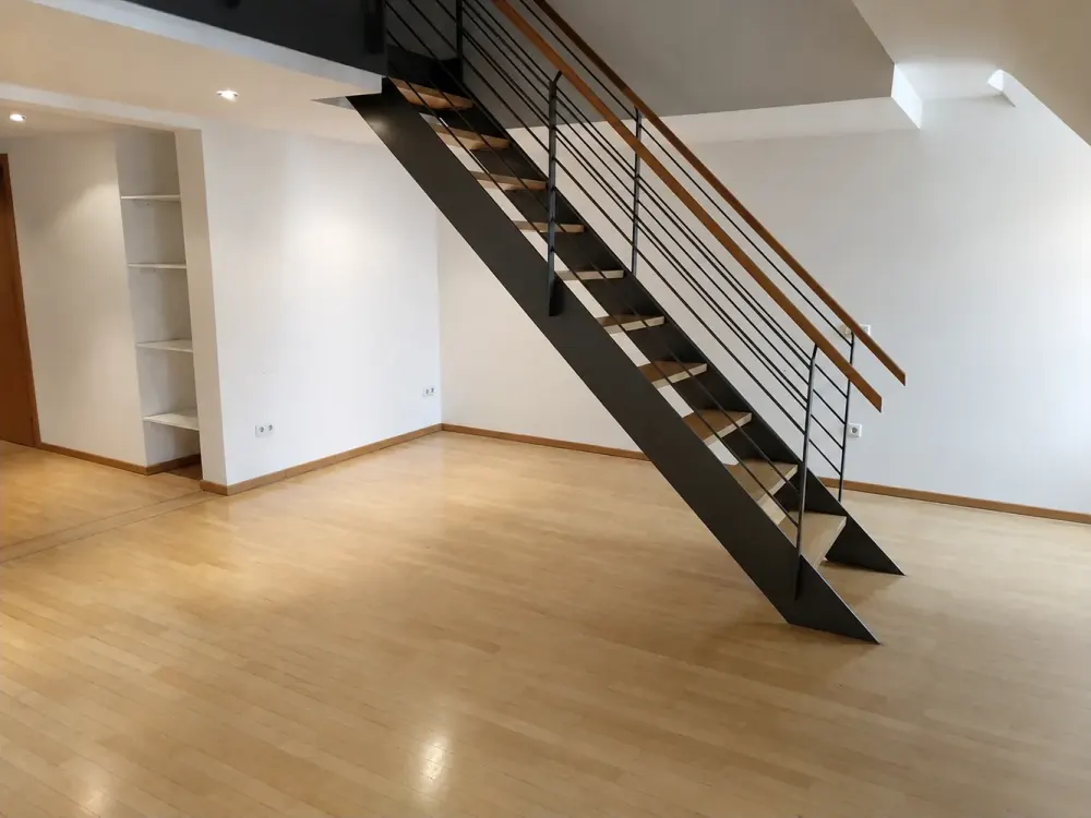 Baroque Quarter - Königstraße: Individual Gallery Apartment with Fitted Kitchen, Guest WC & Elevator