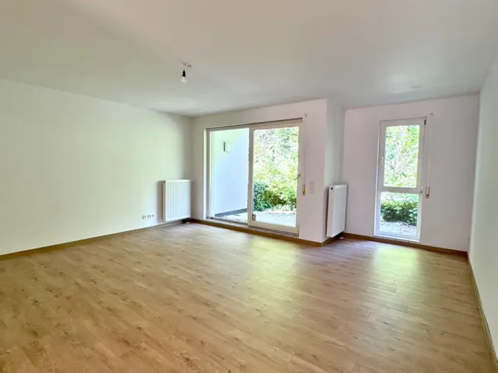 First Occupancy - Renovated 2-Room Apartment with Kitchen and Bathroom on Ground Floor in Central Location
