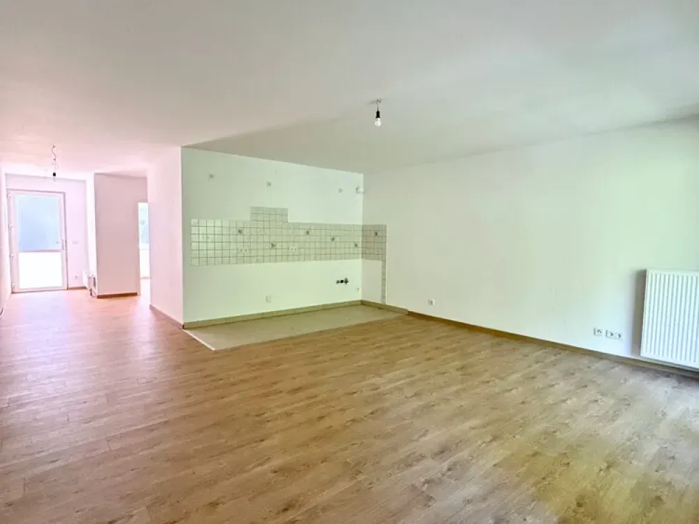 First Occupancy - Renovated 2-Room Apartment with Kitchen and Bathroom on Ground Floor in Central Location